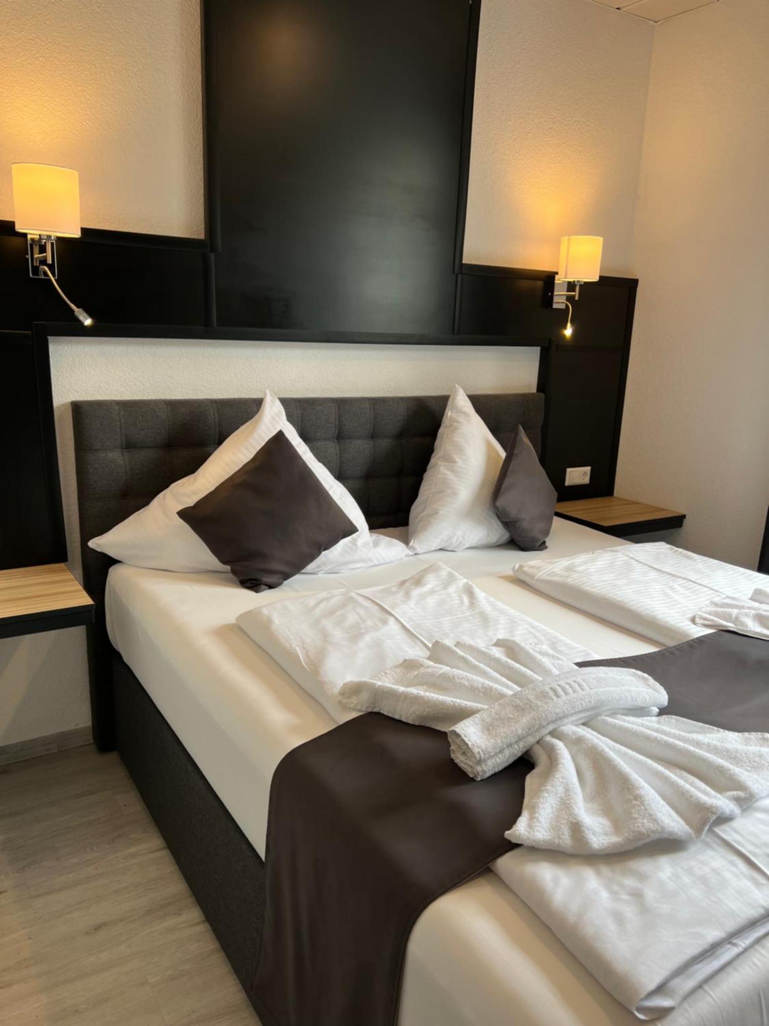 Yebs Hotel غنزبرغ المظهر الخارجي الصورة