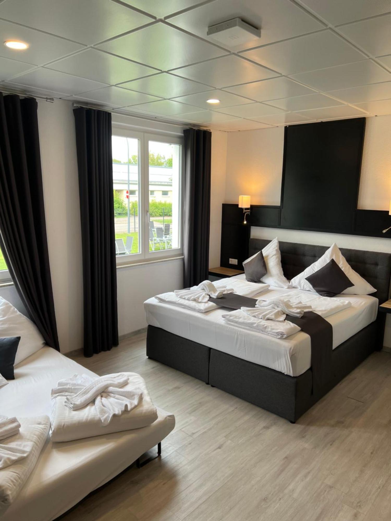 Yebs Hotel غنزبرغ المظهر الخارجي الصورة
